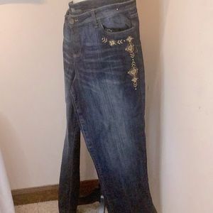 Kut from the Kloth Catherine Slim Boyfriend dark wash with embroidery